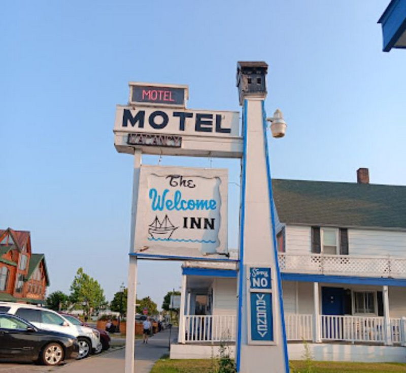 Apple Blossom Boutique (Dancys Motel, Welcome Inn) - Web Listing (newer photo)